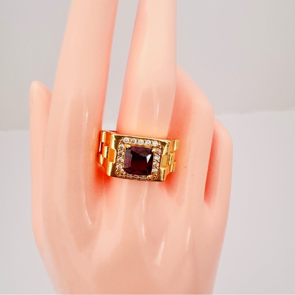 New Elegant 18K Gold Plated classic Red Gemstone men’s Ring. Size 11.5